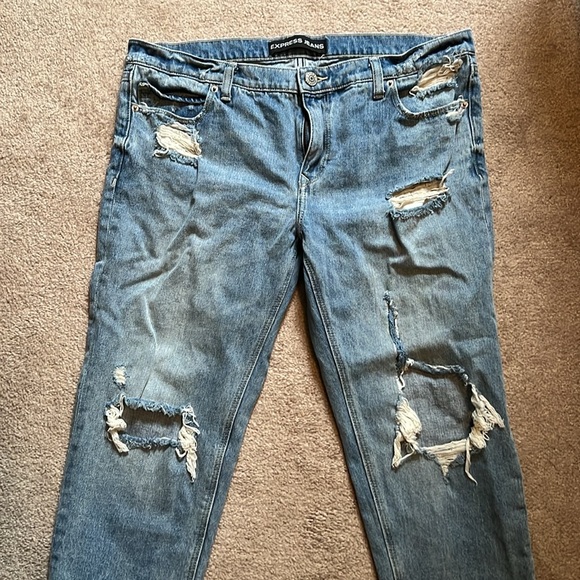 Express Boyfriend/Relaxed Fit Jeans - Picture 2 of 5